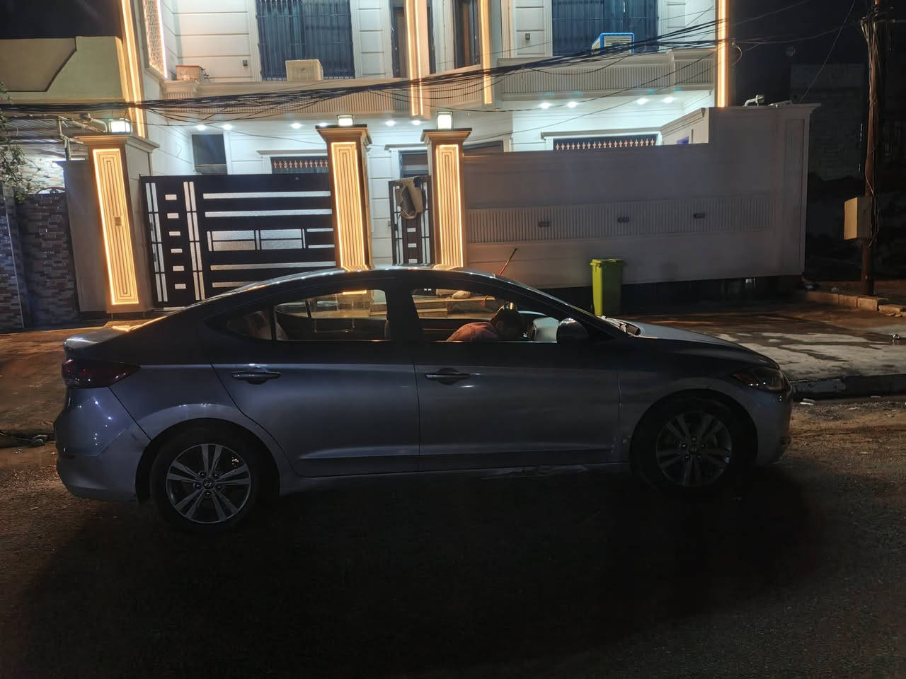 🚗 للبيع — النترا 2017 وارد  أمريكي 🇺🇸
حادث أمريكا دوسه باب 
حادث بالعراق باب وجاملغ طب بيها ابو دلفري 
صور السونار مرفقه بالصور
السيارة بحالة طيبة ونظيفة، استخدام شخصي 👌
ما بيها شي وتحتاج بس تمشي 👍
محرك اقتصادي وصرفيتها قليلة
شاشة + بلوتوث
كامرة خلفية
مثبت سرعة
3 وضعيات قياده نورمال وايكو وسبورت
 الداخل نظيف جداً
الخارج مرتب وما بيه ملاحظات
ملاحظة / السيارة مبدل كازكيت 👍
📍 الموقع: ( حي العامل/بغداد )
💰 السعر: (اتصل وتدلل. ) قابل للنقاش للجادين

📞 للتواصل: ( *********** واتساب)
⚠️ السيارة جاهزة للاستخدام وما تحتاج صرف
