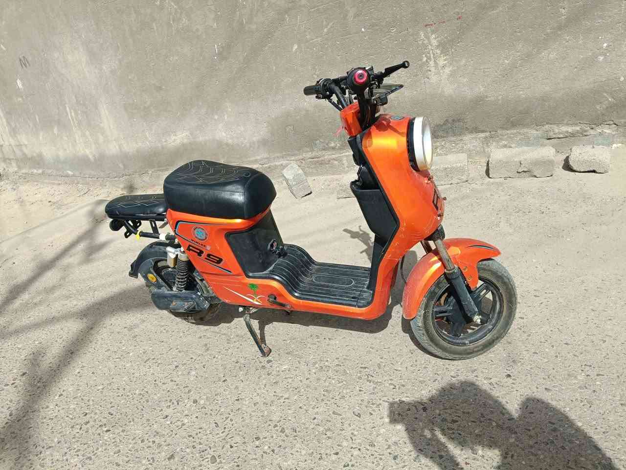 دراجه شحن R9موديل 2025
مكاني البصره كرمت علي 
السعر 400بيها مجال  
التواصل ***********
