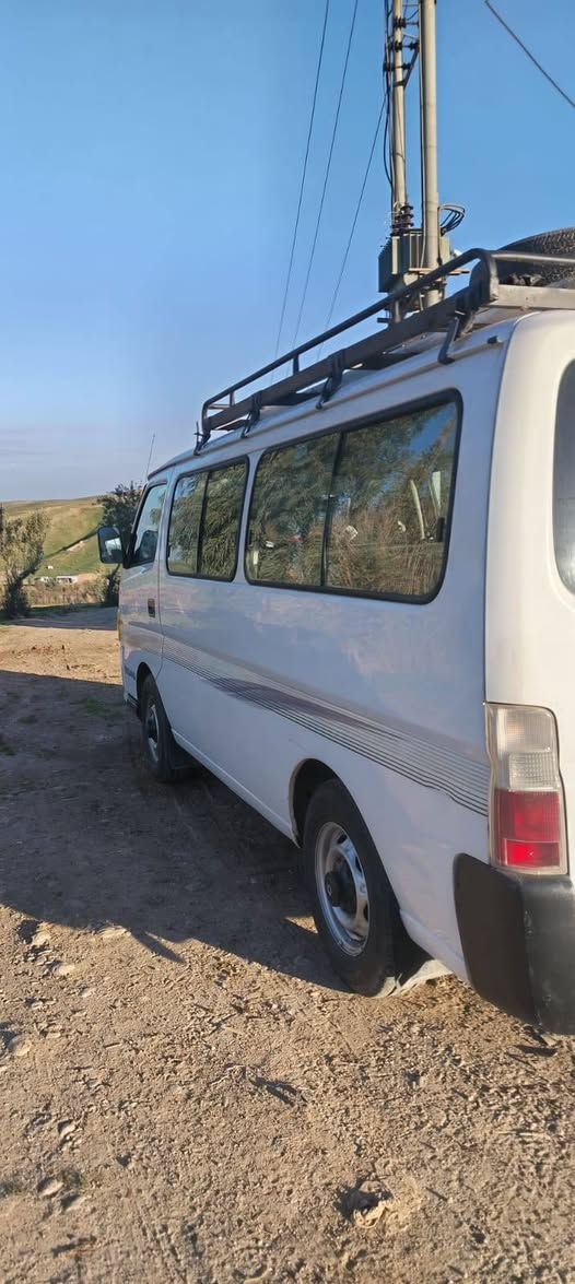 سلام عليكم نيسان نورفان 2011 السياره نظيفه بيها قطعتين صبغ فقط مكينه نظيفه تخم تاير جديد باتري جديد سنويه بسمي رقم سليمانيه مسطره وشرط التحويل غرامات مصفره 
ومنظومة غاز 80 لتر السياره للبيع السعر ب 160 وبيها مجال ومكان السياره موصل اي استفسار  اتصال على رقم *********** او تواصل عالخاص
