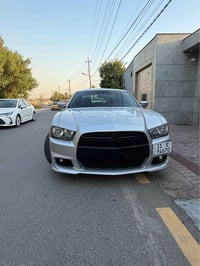 جارجر ٢٠١١ حادث جاملغ وبنيد وباب كلير بدون دواخل المواصفات ماشيه ١٧٠ ا...