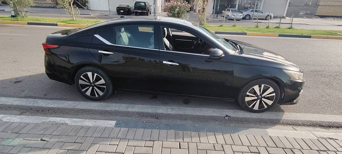نيسان التيما 2019 sl فول مواصفات
اوتو هولد
سايد بريك بصمة
تدفئة مقاعد وستيرن
تبريد قطعتين
فتحه سقف
قيادة ذاتية
بريك طوارء امامي وخلفي
حادث السيارة موضح بالصور مكان البصرة
السعر 120 وبيه مجال قليل
التواصل على الرقم ***********
