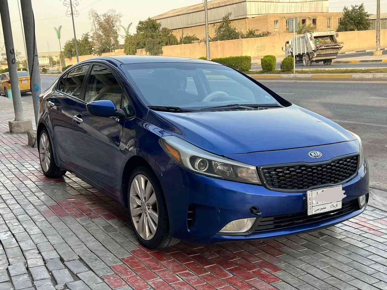 فورتي 2017 وارد امريكي
صبغ بنيد فقط وبيها ملاحظات بسيطة سونار بالمنشور
محرك 1800 دوش 
شاشة وكامرة خلفية 
ويل كب 
مانع الانزلاق و ABS
مكانها كربلاء 
السعر 109 $ ورقة وبيها مجال 
للاستفسار / ***********
