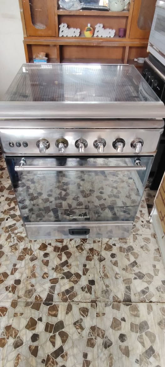 طباخ مستعمل نضيف جداً وشغال السعر 125 محمودية خلف تربية المحمودية القديمة ***********   ***********
