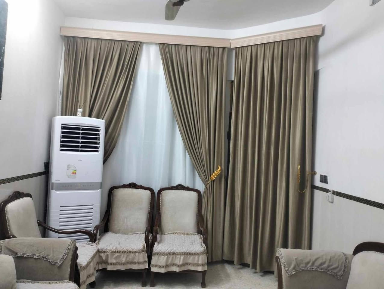 بيت 100م واجهة 5 ونزال 20 بوب الشام بكاع حجي رمضان  طابق ونص غرفتين منام طابو زراعي سند 25 للبيع ستفسار ***********
