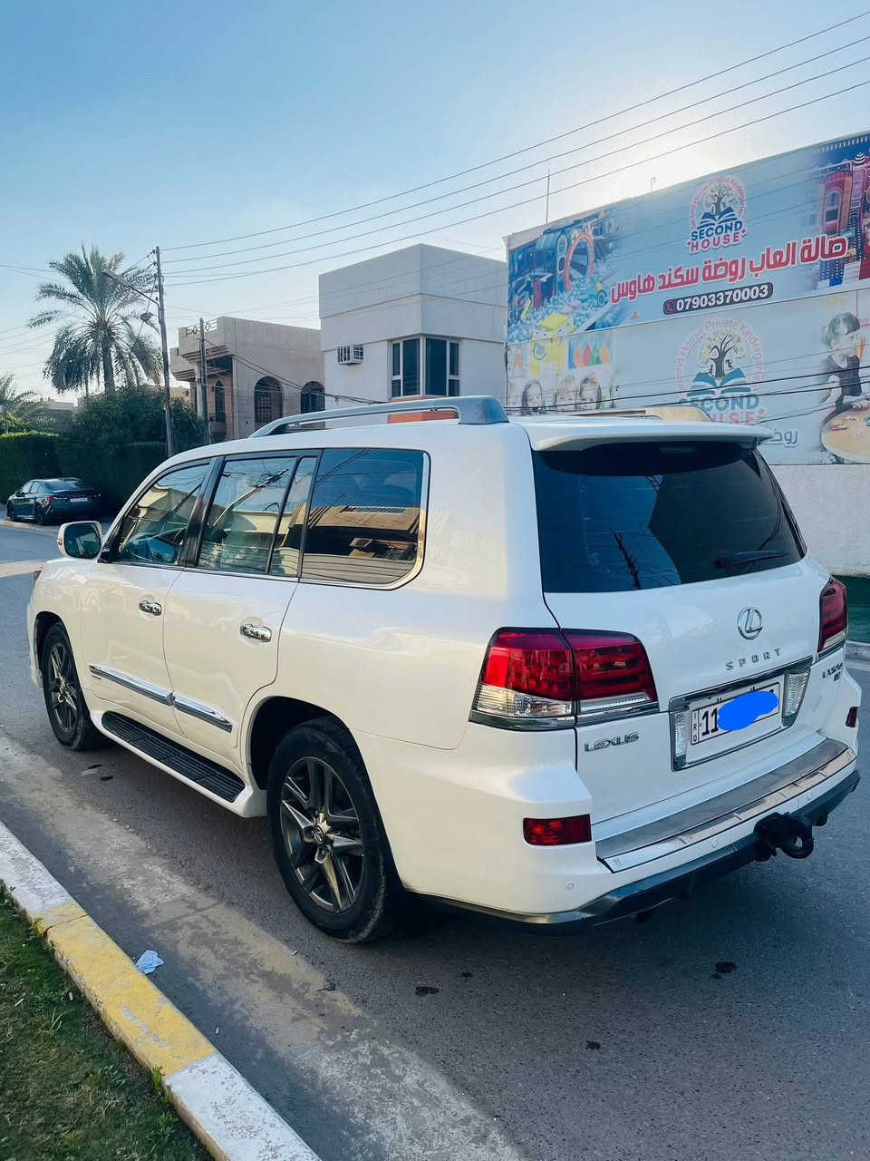 لسلام عليكم …🎖️🎖️🎖️🎖️🎖️🎖️🎖️🎖️
للبيع لكزز بريم  LX570 موديل 2014🎖️🎖️🎖️🎖️🎖️

نوع السياره ، لكزز بريم اصل
اللون، ابيض صدفي 
الموديل، 2014
الرقم بغدادب اسمي 

المواصفات : 🎖️
مكينه 5.7 سلندر8
شاشه /بصمه /تبريد قطعتين منفصل 
/فتحه /تبريد خلفي منفصل 
شاشات خلفيه + سماعات بلاديه 4 كامرات /زراك لايت/رادار /حساسات اماميه/حساسات خلفيه /تبريد كشنات امامي /كراسي اماميه كهرباء /كراسي خلفيه كهرباء /كراسي تدفئه/جنطه كهرباء /بصمه ابواب 
داخل صاج /كشنات جلد
/مري كهرباء/ليد امامي +خلفي 
كراسي الخلفيه 7 راكب كهرباء. 
خزن ميموري /ستيرن كهرباء /فور ويل 
جكات /نظام قياده ثلاث وضعيات comfort , sport, normal 
نظام قفل الابواب /نظام الانحدار 
نظام التزحلق
نظام تحكم ارتفاع وميلان السياره 
بروجكترات امامي عدسه متحرك ليد 
ويل 20  اصلي ويا تخم تاير دنلوب اصلي جديد الكراسي الوسطيه vip 
شاشه اعطال صغيره /ثلاجه /رادار امامي 
مرايه انعكاس /مرايه جانبيه هيتر 
اشاير بالمري/كشاف ليلي ضبابي
اناره ترحيب 
سماعات بلاديه نظام صوت 14 سماعه
نظام الملاحه 
منفذ usb charged 
ع ترحيب بالعلامات 
 ‏ سيارة بها كم مكان بارد

سعر 365 $ بيها مجال

***********

وبعد بيهه هواي مواصفات . 

📍بغداد
