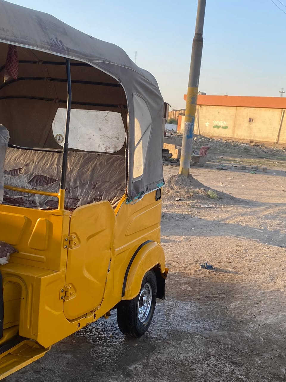 ٢١ البيع مكان بغداد ابوغريب 
مكينه اكسل تعمير وصبغ عام جماليه كلهن جديد
السعر ٨ وربع وبيه مجال بسيط
***********
