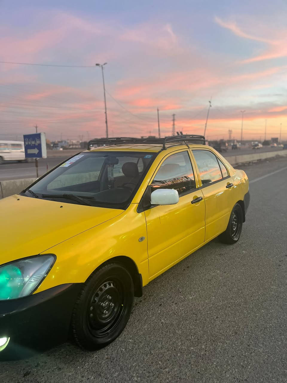 سلام عليكم للبيع لانسر 2010 بسمي مصفره من كلشي سياره بدون اي نقص جاهزه مجهزه ماشيه 85 صابغها حزام جماليه بدون اي ضرر سعر 72 رقم الهاتف ***********
