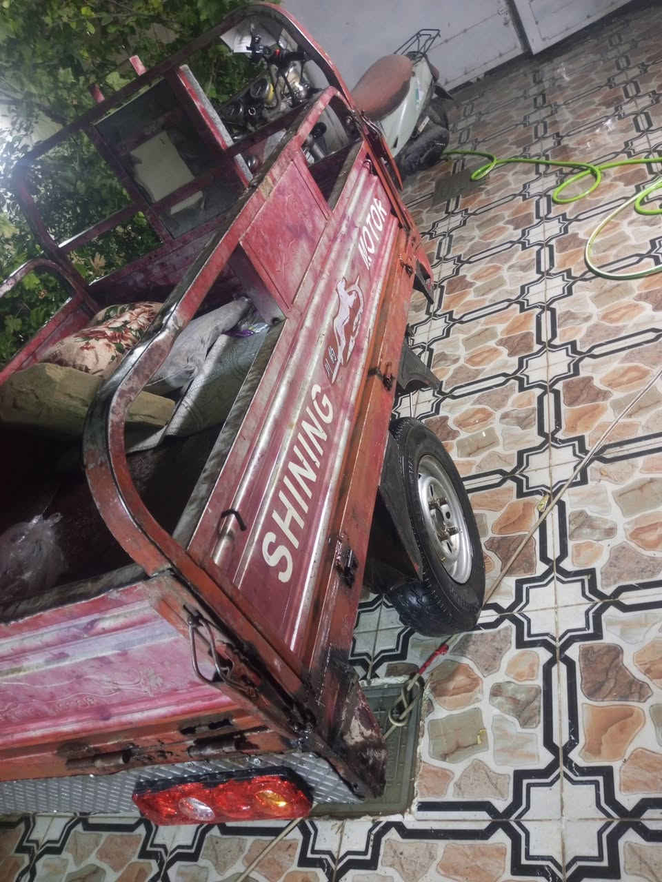 ستوته للبيع كهربائيات ظفيره باتري كلها جديد نكره سلف محرك كبس 22 خير من الله موديل 16 ركبه ملحومه السعر 650.       ***********
