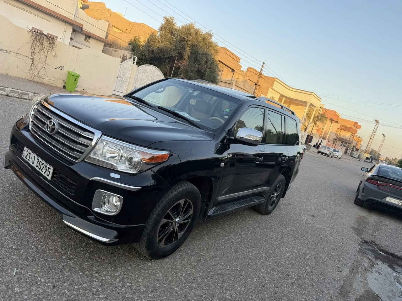 لاندكروزر 2009 فطيم موصفات GXR ماشية 276 الف بسمي
سيارة بيه جاملغ  صبغ فقط وشبر من باب بدون دواخل بدون حادث باقي سيارة بدون عيب
محرك 6 سلندر كير محرك بدون عيب سيارة بصمة سلايت ثلاجة شاشه تحكمات كامرة حساسات 4 طار جديدة سيارة بدون نقص
مكانه كركوك حي العسكري سعره 288 بيه مجال 
***********
