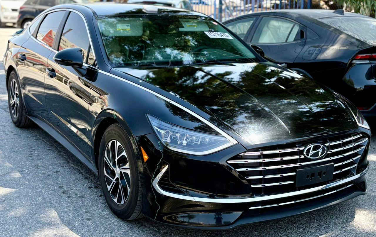 السلام عليكم سوناتا للبيع مودثل 2023 هايبرد وبانزين محرك 200 دوش رقم بغداد باسمي حادثها فقط دعاميه خلفيه وبيها صبغ بنيد بدون ايرباك فول مواصفات عدا الفتحة بصمه ابواب وبصمه تشغيل اوتو هولد تحكم ستيرن كاربلي شاشه كامره دواره قطعتين تبريد رادارات  تشغيل عن بعد سعرها 170 مكاني بغداد رقمي للاستفسار ***********
