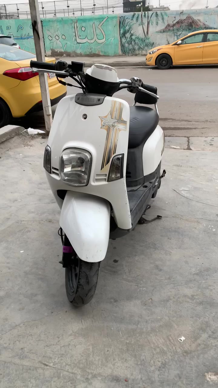 السلام عليكم دراجه ماكس بوليسي كامله مابيه اي نقص مكينه ممفتوحه صارله ٣ اشهر نازله من الرمبه كهربائيات كله شغال للبيع السعر ٧٥٠ وبيه مجال لتواصل *********** مكاني بغداد حي الجهاد
