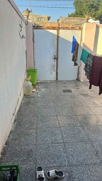 النجف شارع المطار • ١٠٠م • غرفة وصالة