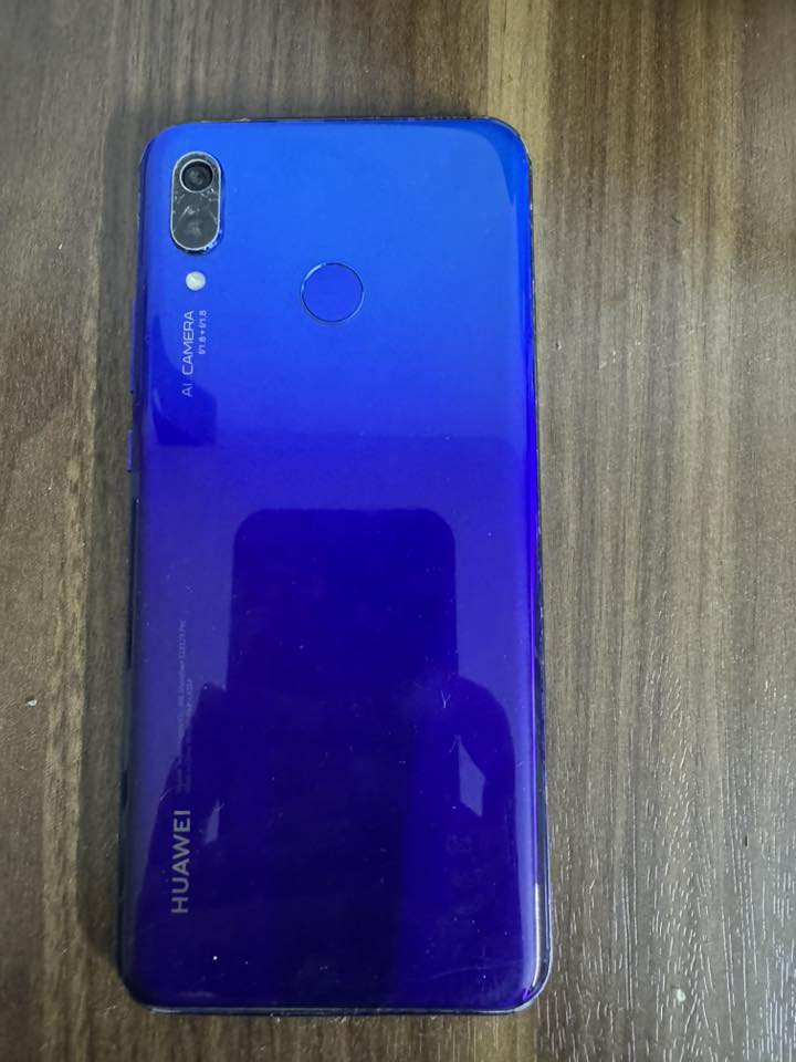 نوفا 3
قطر بل شاشه بسيط وكسر بل جامه الكامره ممأثر عل التصوير 
50الف دينار 
مكاني بغداد 
رقمي ***********
