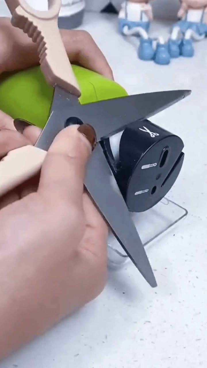 سكاكينك صارت ما تقطع؟ 😤

لا تغيّرها… رجّع حدّتها خلال ثواني ⚡

مستحد سكاكين كهربائي Swift Sharp

يشحذ السكاكين، المقصات وحتى المفكات 🔪✂️

بدون سلك – خفيف وسهل الاستخدام

زاوية شحذ ثابتة ونتيجة احترافية

أداة وحدة تغنيك عن التعب وتوفّر فلوسك 💸 بغداد, العراق


**إذا كنت صاحب هذا الإعلان وتريد حذفه لأي سبب، رجاءا أرسل رسالة إلى الدعم الفني**