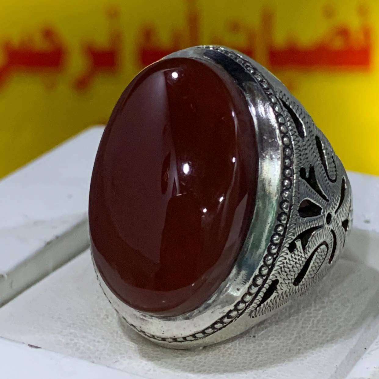جمال الخواتم وأروعها عقيق يماني كبدي جميل جدا قطعه ثقيله صياغه يدويه مغامره فضه 925 التفاصيل داخل الفيديو للاستفسار واتساب *********** فضيات ابو نرجس الياسري يوجد توصيل لجميع المحافظات
