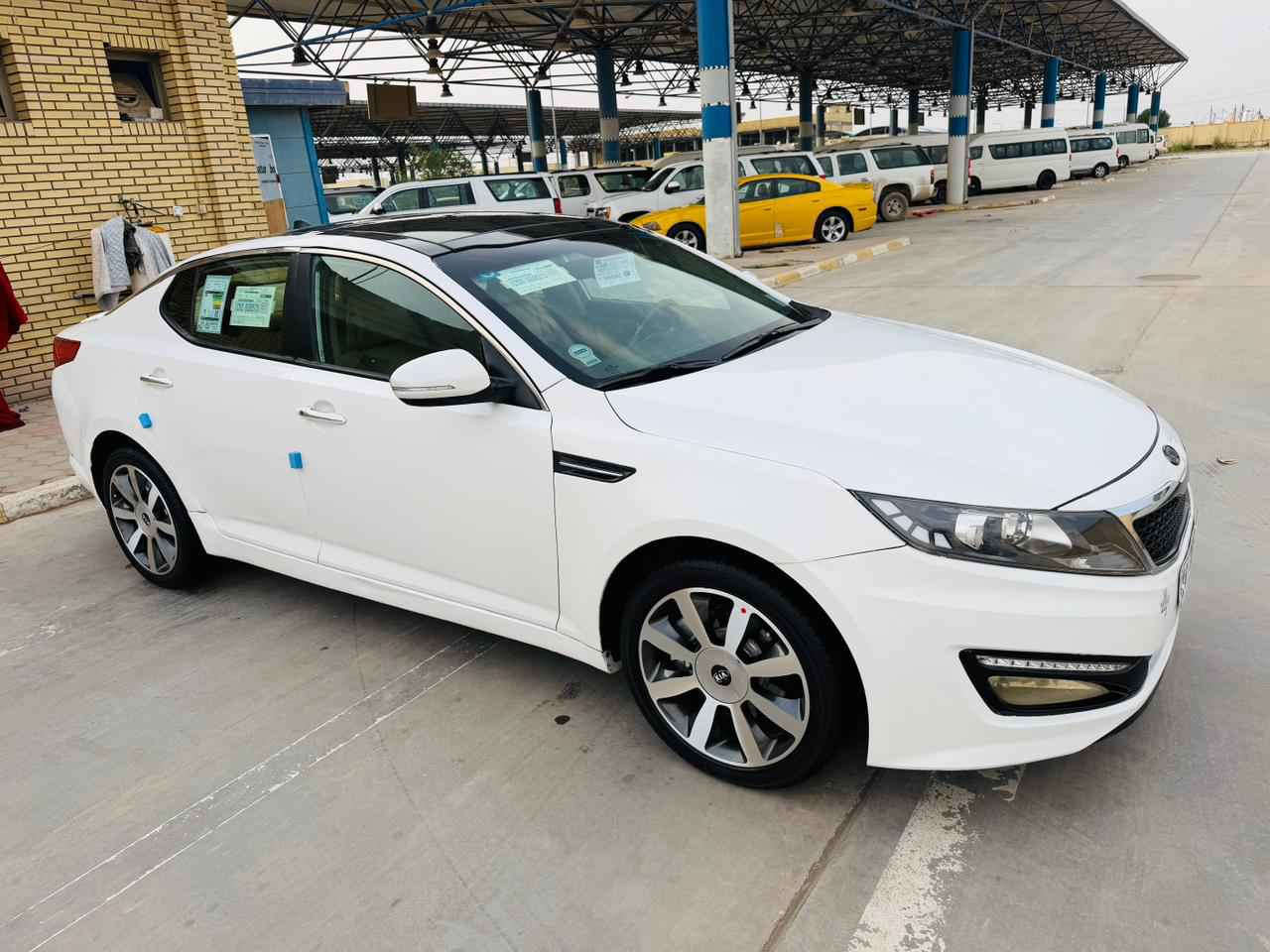 السلام عليكم اخوتي 

كيه اوبتيما خليجي 2011 فول مواصفات 1/1 محرك 2400شرط مامفتوح ع البلاد كفاله من الضربه والتبديل والفتح بيه رش مقدمة الجاملغ الامامي ورش الهلال الخلفي فقط الباقي كفاله رقم بصره دولي سنويه مجدده لغاية 2029 مواصفات السياره 
بصمة تشغيل بصمة ابواب بصمة جنطه شاشه تاب كامره دواره بنراما يدات نيكل من الداخل والخارج اشاره ب المرايه امرايات شفط لد امامي خلفي تبريد بيانو تحكم استيرن جهتين شفتات ستيرن شغالات شاشه ليزريه تبريد امامي خلفي    لايت عدسه ويل كاب اصلي عدد 5
سياره جديده من الداخل والخارج وجاهزه مكينه وكير كهربائيات تخم تاير تبريد تدفئه حداديه شرط 100/100 تراي كلش حلو مكان السياره ناصريه مركز منطقة الشرقيه 

السعر .122وبيه مجال 
هاتف .*********** Singapore
