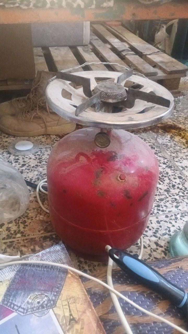 يا الله سلام عليكم ورحمه الله وبركاته 
كشر قنينه عراقي
غنينه كوزان سوري 
نراكيل عدد ثنين 
بريمز نفط
للبيع مكاني بغداد الكماليه 
رقم الهاتف ***********
