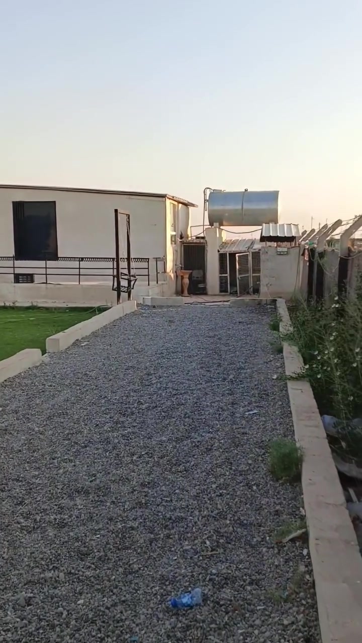 سلام عليكم اخوان مزرعه للبيع مساحه 500متر ركن عنوان حي بدر مزارع سعر مناسب جداً للستفسار ***********
