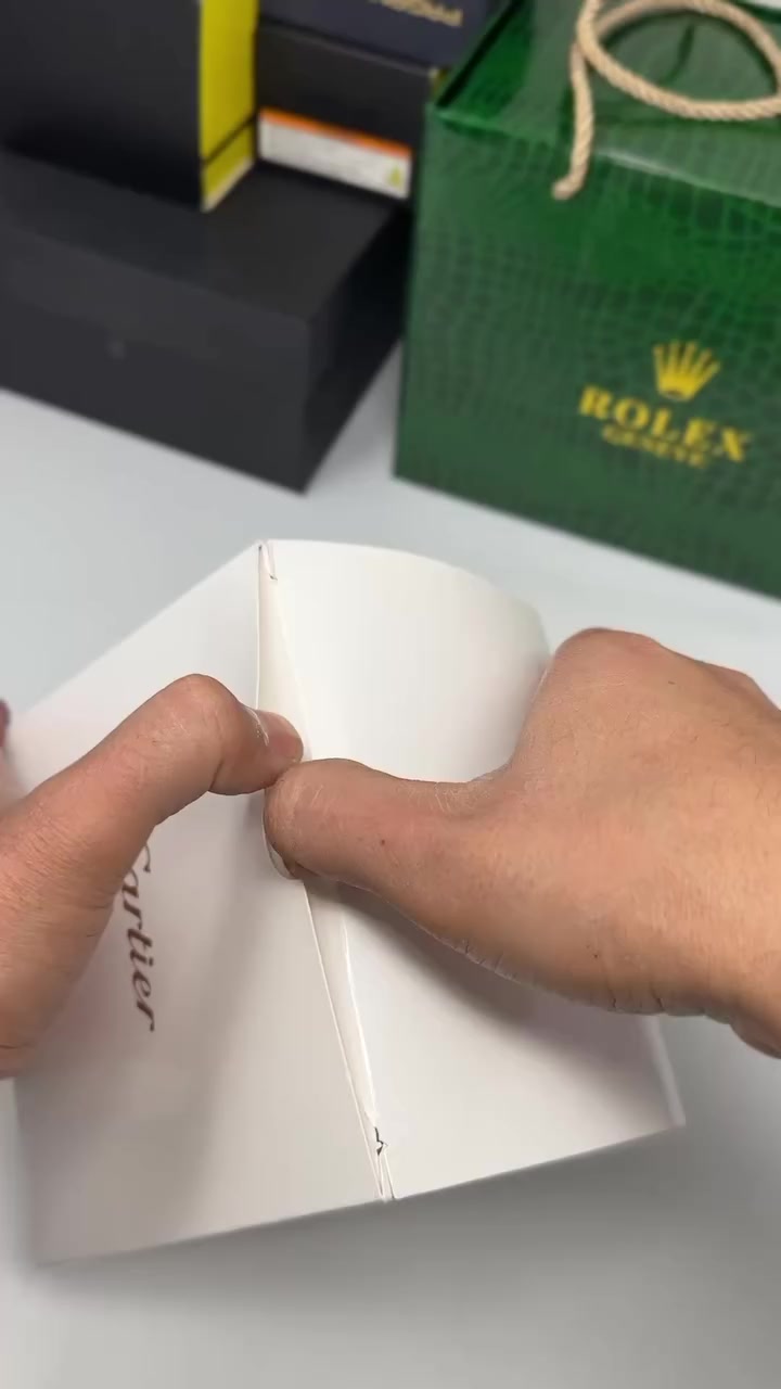 ساعه كارتير نسائي  مال امزون
سوبر ماستر اعلى كوالتي 
مختم بلكامل 750ختم الطلاء 
كامل ملحقات 
((مزاد من 50الف)))


**إذا كنت صاحب هذا الإعلان وتريد حذفه لأي سبب، رجاءا أرسل رسالة إلى الدعم الفني**