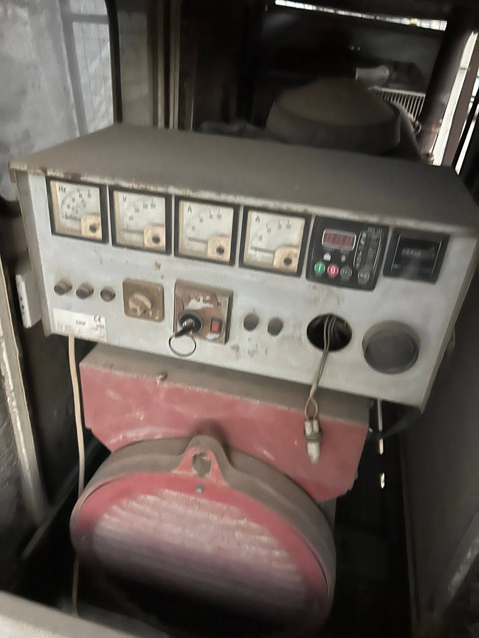 مولد بيركنز إنكليزي 4 بستم 

شغال عل فحص 50KV 
بسعر مناسب بيع مستعجل 
للاستفسار اتصل ***********
