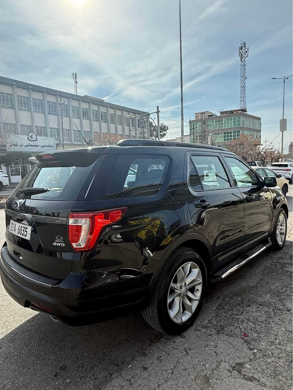 Ford Explorer 2018 XLT

دەبڵ ئەکسل 
ڕادار 
کامێرا 
شەغال 
تڕاکشن
تەحدید سورعە
سێ شاشە 
سێ ڕیز کوشن 
ناو ڕەش
لایت زینۆن و عەدەسە
کوشن هیتەر 
کوشن کارەبای 
سێ مۆدی لێخوڕین 
چوار تایەی تازەی لەسەرە

سەیارەکە فولە و تەنها سڵایت نیە 
گێرو مەکینە و ئەکسلی بەشەرت 
بۆیاخ ـ بۆنیت و چەمەلەخ بەبێ ناوگرتن بەبێ قرچ بستێک دەرگای دواوەی سەکن لەگەڵ بستێک سارد  
هیچ مەسرەفێکی نیە و ماڵی دۆستە 
تەنها84 هەزار مایڵ ڕۆشتوە .
سەنەوی و هەزەی تازەیە تا ٢٠٣١
ئەو ڕەقەمە جوانەشی لەگەڵایە 
نرخ ١60گەڵا مەعامەلەیەکی زۆر کەم السليمانية, العراق


**إذا كنت صاحب هذا الإعلان وتريد حذفه لأي سبب، رجاءا أرسل رسالة إلى الدعم الفني**