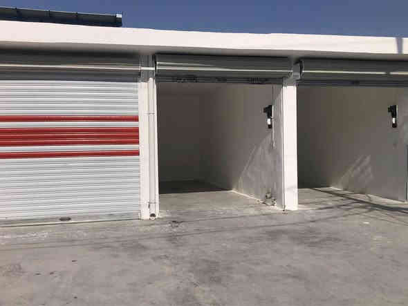 محلين للايجار خلف شارع البستان في الكماليه نزال المحل ٧ والعرض ٣ وترك امام المحل ٧ 
للتواصل على الرقم : ***********
