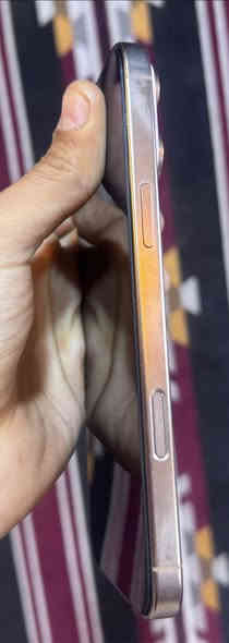 ايفون 16 برو ماكس بطاريه 98
نضيف فقط الضهر مفطور 
السعر مليون250 
***********
