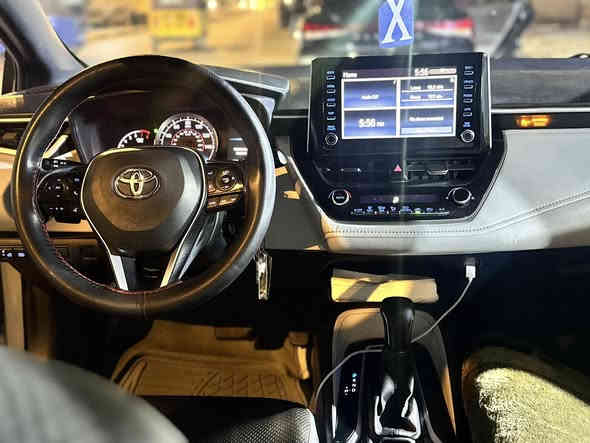 سلام عليكم كورلا 
موديل 2020.                         

ماشيه 93 ميل 

فائه S موصفات معروفه 

محرك 2000 

حادثها كما موضح بل منشور 

السعر 140 

مكان السياره الحبيبيه
رقم الهاتف ***********
