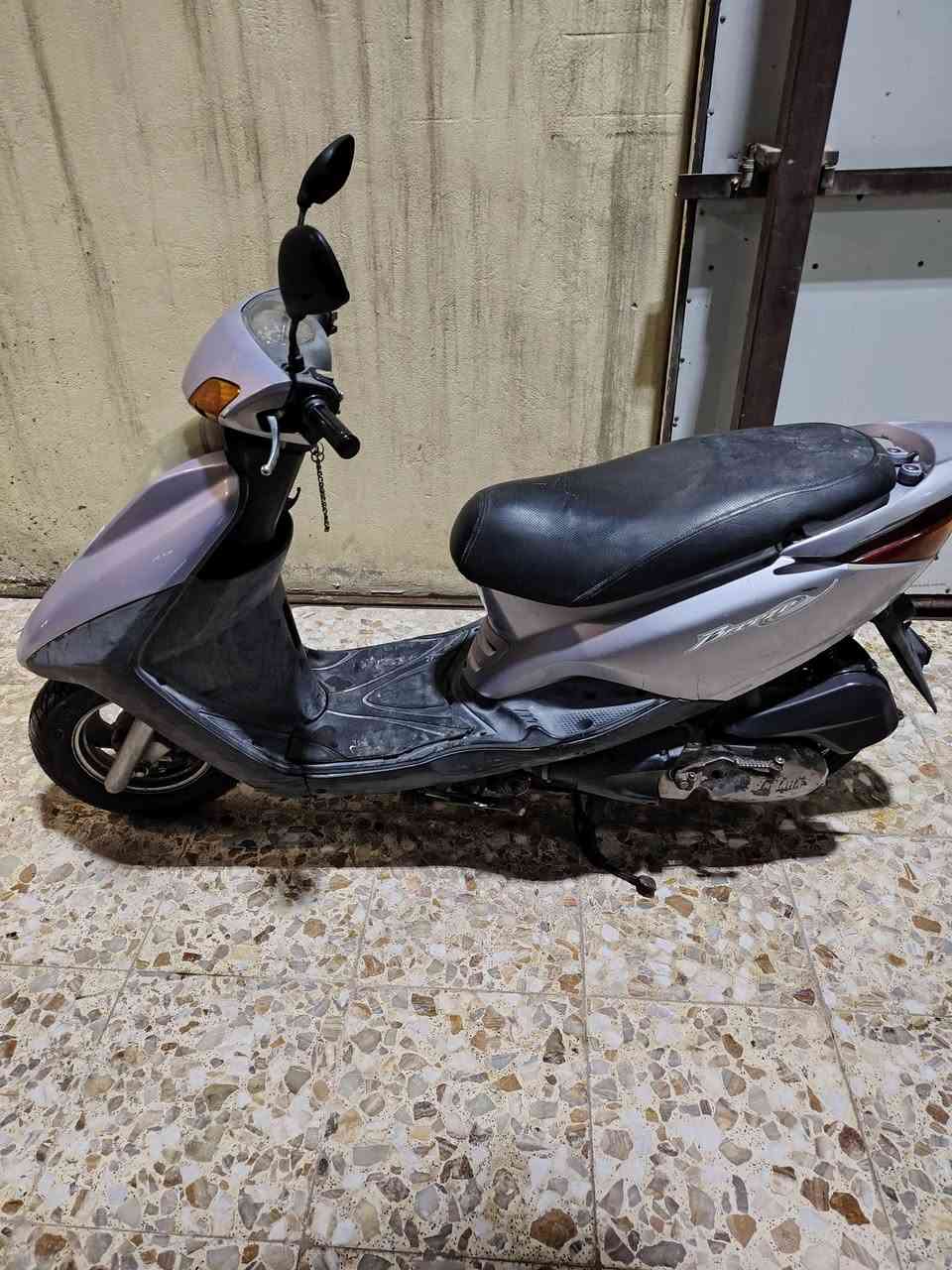 ب
بريز لايت ناصي بيها نقوصات سعرها 800 مكان بغداد الكريعات ***********
