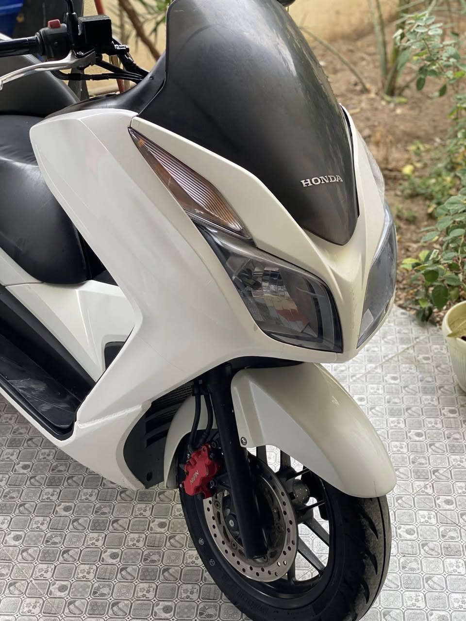 ‏السلام عليكم دراجة فورزا صفر ١٢
مكفوله من كل عيب جديده بمعنى الكلمة على وضع الشركه 

سعر ١٣٥٠ وبيها مجال 

العنوان ديالى بعقوبة 

***********
