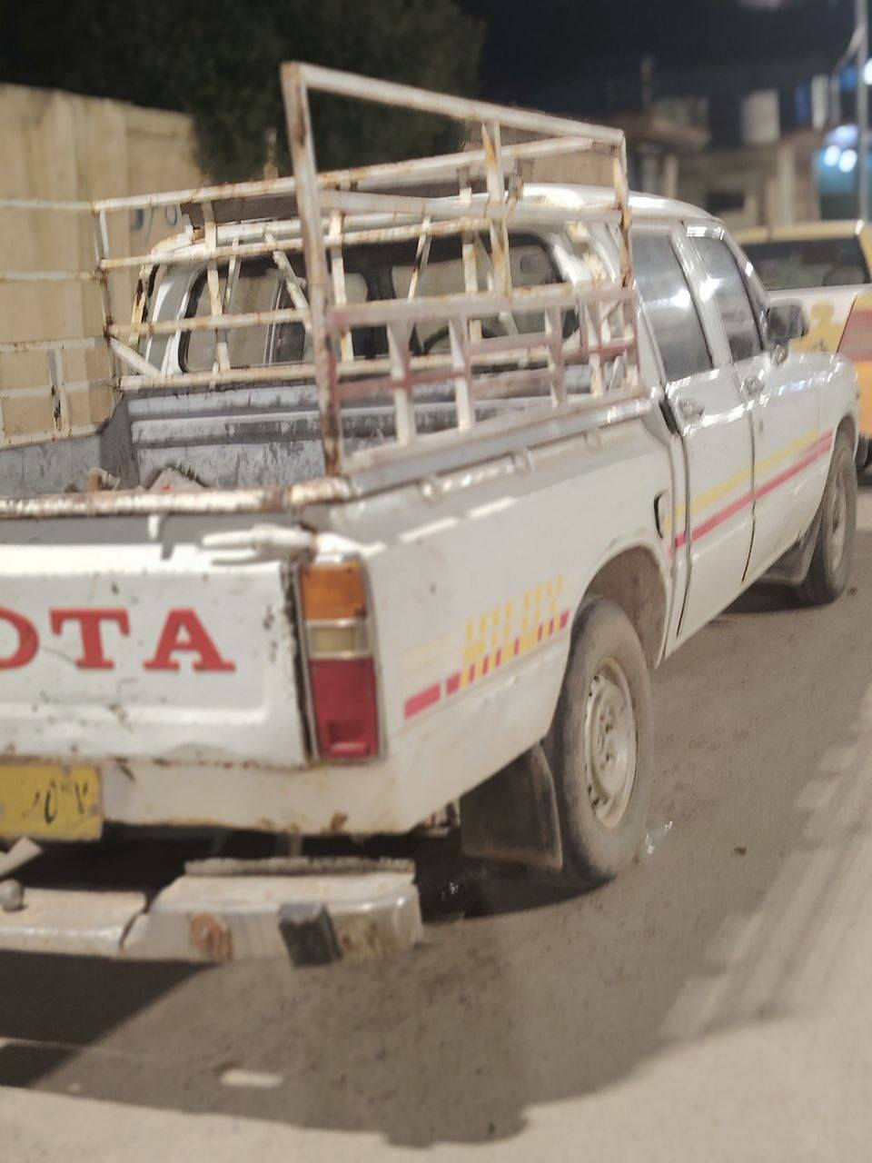 السلام عليكم
بيكم 1983
دبل قماره 
كوبون بانزين 
شرعي موجود 
شرط الوكاله والتحويل 
السعر 32وبي مجال
للأستفسار 
***********
