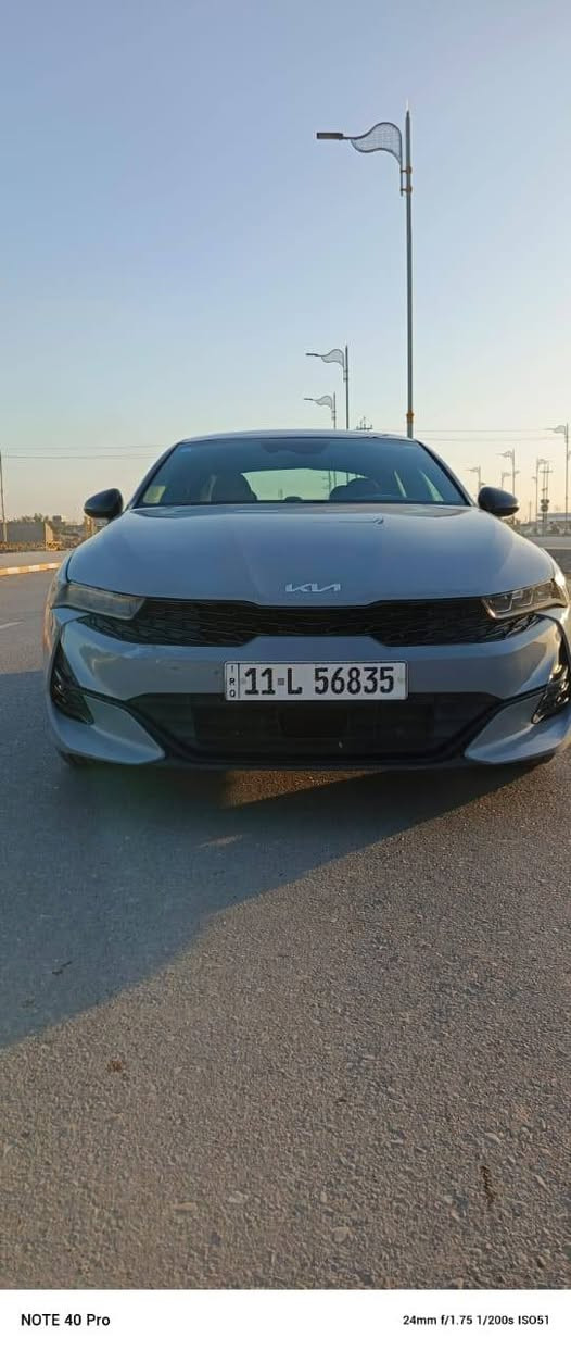 السلام K5 موديل 22رقم بغداد سنوية 29السيارة كاملة لون اسمنتي ما ناقصهة اي شي حادثهة جاملغ وشوية من البنيد والصندوگ وباب السكن كلير من امريكا رقم سعر( 175) وبيهة مجال داخلة السيارة 24 بشهر 7 /// صور الحادث بالمنشور /رقم الهاتف (***********)
