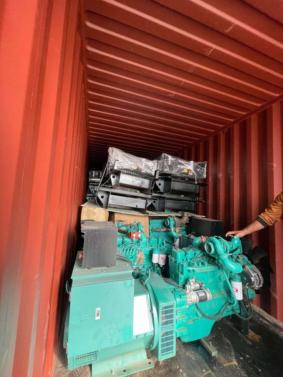 بسم الله الرحمن الرحيم وصلتني مولدات كمنز من 100/250/300 مولدات صفر زيرو نحاس اصلي رقمي *********** بغداد العبيدي سارع بالحجز الكمية محدودة عدنه توصيل جميع المحافظات
