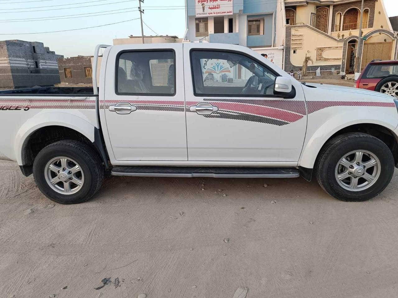 گريت وول ونگل 5 موديل 2025 وكالة نهج العراق السيارة تحت ضمان الوكالة 100000Km.
محرك متسوبيشي 2400 بنزين و گير ZF.
1-كشنات جلد -كشن السائق كهرباء
2- شاشة +شاشة اعطال
3-كامرة خلفية + امامية + داش كام
4-حساسات خلفية
5- بلوجكترات تفاعلية مع فرة الستيرن والاشارة
6- ABS , ESP
7- ويل كب عدد 5 + اربع دسكات
8- مرايا كهربائية + اشارة بالمري٠
9- سنتر لوك
10- جام اربع كهرباء
11- اوتو هولد (السيارة تبقى ثابتة بمكانها من تشيل رجلك من الكلچ ثواني حتى ما تسرح السيارة تنطيك وقت حتى تحرك اذا واكف ع صعدة مثل جسر او ماشابه )
صيانة دورية كل 5000Km داخل الشركة.
صيانة 45000km تم تبديل زيت المحرك و زيت الگير و ماء الراديتر و تبديل بلكات و تبديل جميع الفلاتر.
تبريد ثلج + تدفئة
السيارة كفالة عامة ونظيفة جدا رقم بصره تحويل ثاني يوم
 السيارة استخدام شخصي  
للتواصل الاتصال على الرقم التالي البصرة, العراق


**إذا كنت صاحب هذا الإعلان وتريد حذفه لأي سبب، رجاءا أرسل رسالة إلى الدعم الفني**