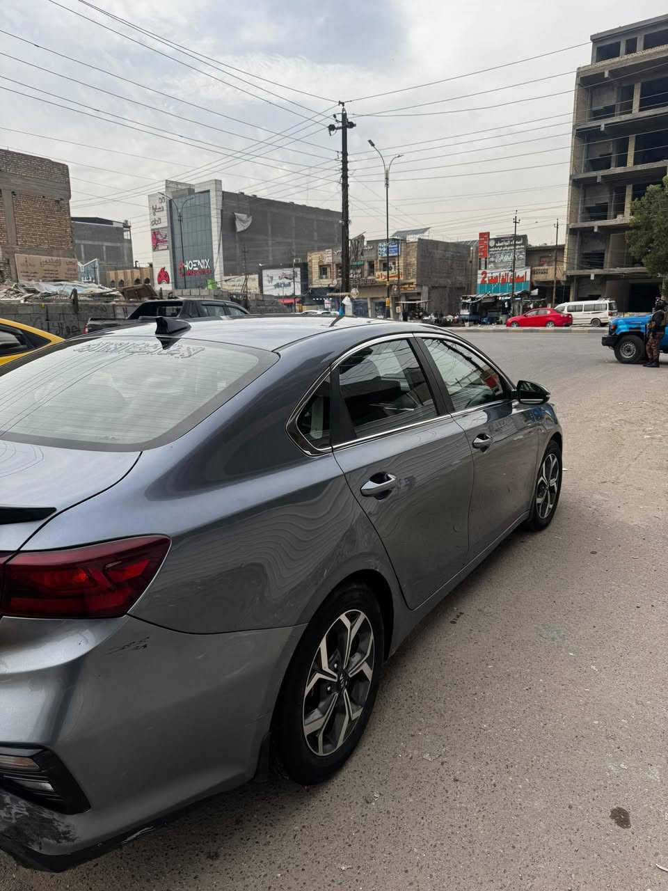 السلام عليكم
كيا فورتي 2019
وارد كندي
السياره نص مواصفات مو (عميه) 
قطعتين تبريد 
كشنات تدفئه
ستيرن تدفئه 
3انظمة قياده
شاشه كار بلي 
محرك 2000 دوش
تخم تايرات جديد باتري جديد
السياره خير من الله 
رقم شمالي بأسمي تحويل ثاني يوم
حادث السياره (باب السايق فقط) 
بسيط جداً بدون ايرباك
وبيها طخه بسيطه موضحه بالصور  
السياره ماشيه 135 الف km حقيقي
السياره معروضه ب 135 وبيه مجال
للتواصل ***********
العنوان بغداد السيديه
