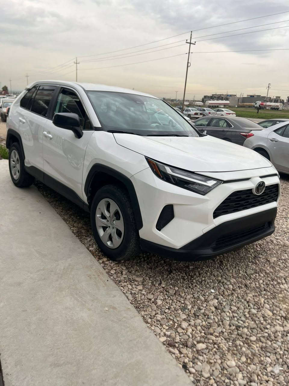 رافور موديل ٢٠٢٣ مواصفات LE ADW ماشيه ٤١الف مايل رقم كاتي شرط رقم  أربيل دهوك  سليماني بنسبة صبغ جاملوغ سايق وجاملوغ سكن راس بونيت هلال جاملوغ خلفي تعديل حجر بيئه رادار كل بشرط  ارباك استيرين بردة طاك مرجع سستم رقم شانصي مرفق مع نشر  مكان سيارة قضاء بردةرش سعر ١٨٠ ورقه مجال موبايل *********** واتس اب فايبر
