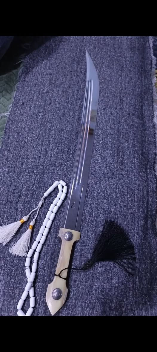 سلام عليكم يطغان زنجان طول(70) يده (عظم) جرص(🛎)  مكان نجف كوفه ***********
