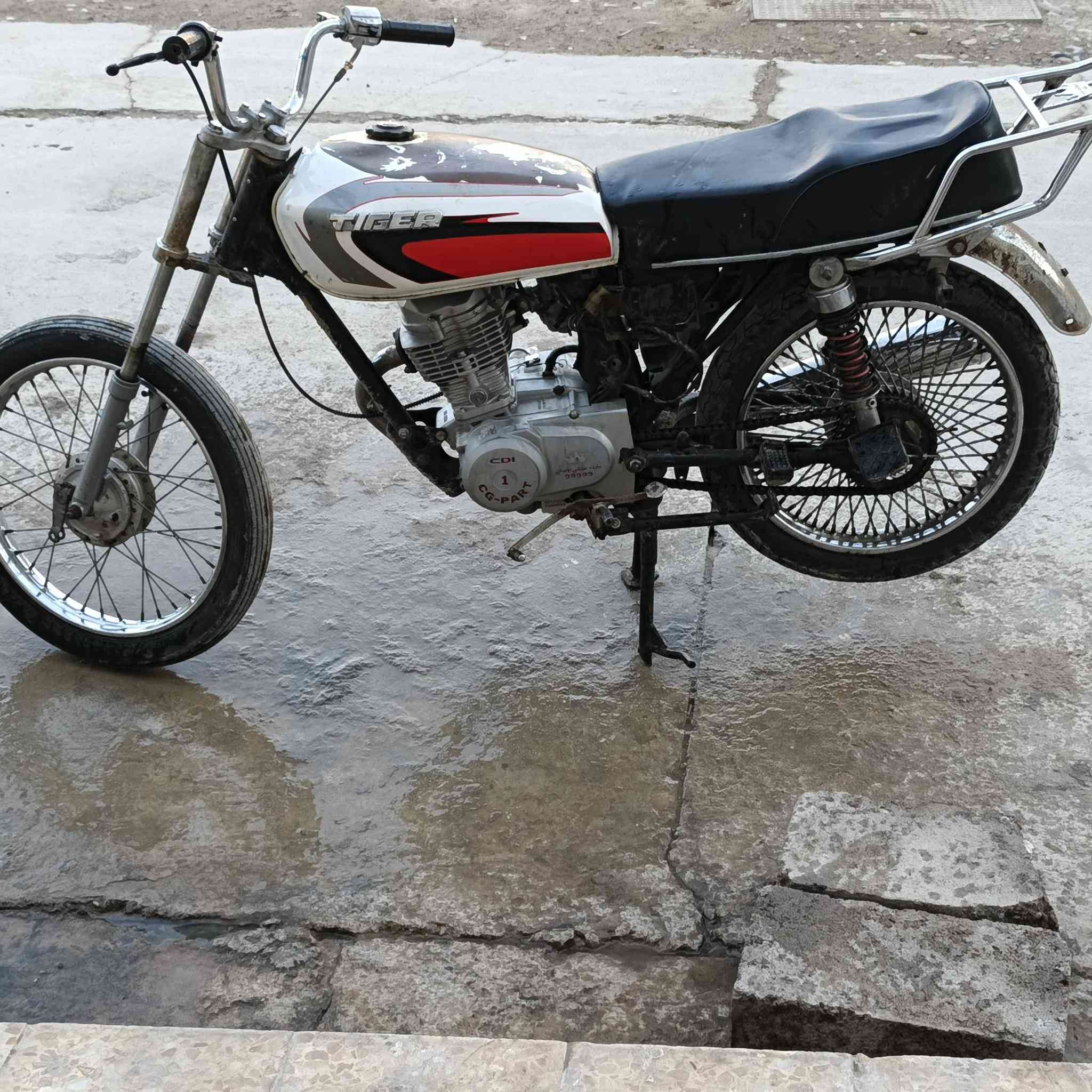 السلام عليكم مطور بارت خمس تسعات99999 ناذافه كدمه العين السعره 230 وبي مجال المكان موصل جانب الايمن ***********
