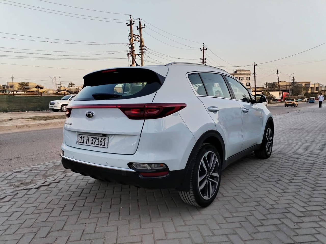 كيا سبورتج 2020 بدون حادث أو صبغ جديده السياره ماشيه 70الف كامله من كلشي ما بيها اي نقص جاهزه رقم بغداد مكانها بغداد للاستفسار اتصل على الرقم 
*********** بغداد, العراق
