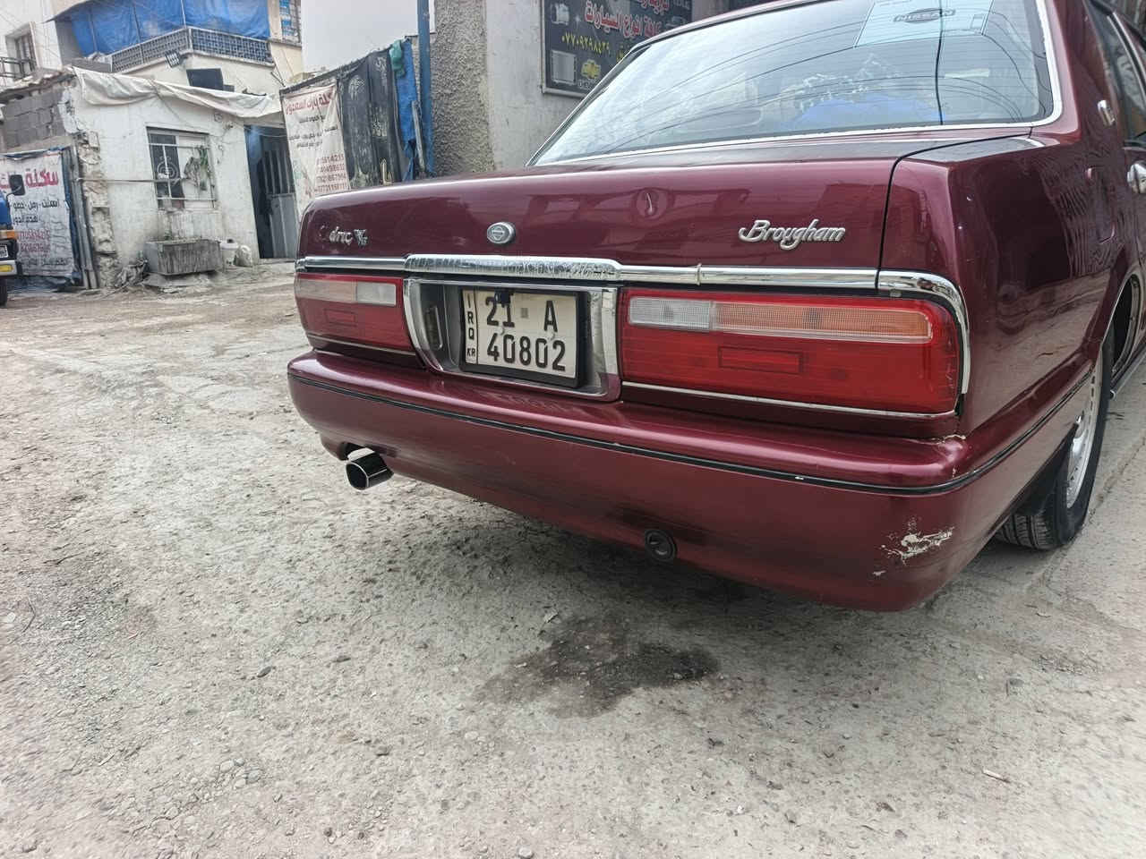 السلام عليكم
نيسان سدرك ماروني و الداخل عسلي 
مكينه وكير وحداديه جديدة 
تبريد وتدفئة على السويچ 
هزه وسنويه جديده 
بأسمي 
السياره كلها على البلاد فقط باب اليمنى الخلفيه بيها رشه صبغ 
رقم سليمانيه الجديد 
المكان بغداد ساحه الأندلس 
السعر ٧٤ وبيه مجال 
***********
