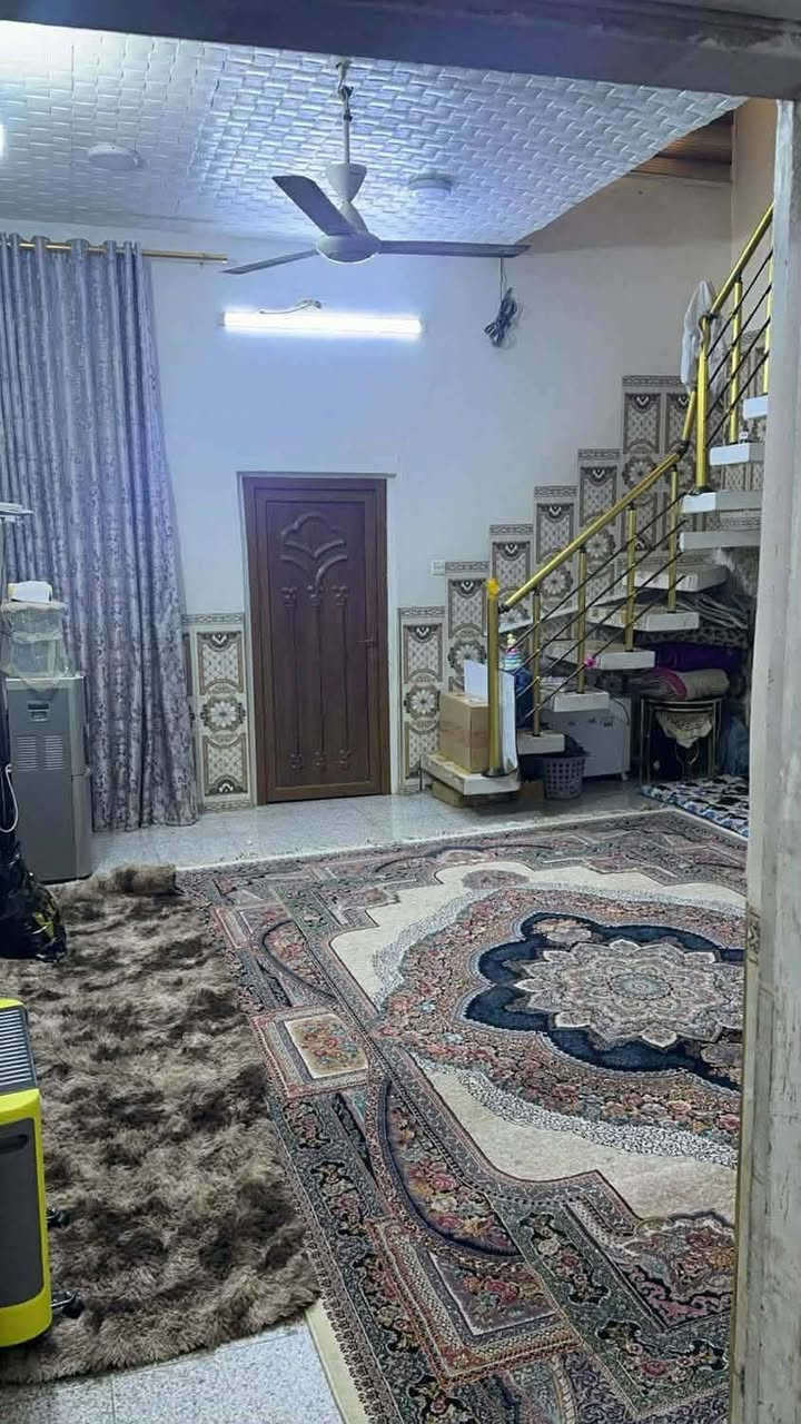 دار للرهن 100 متر 💒
شارع المطار  بداية شارع السبيس 💁🏻‍♀️
البيت جديد ونضيف☑️
يحتوي على غرفة وصاله ومطبخ واستقبال وصحيات 🚪🚪
مدة الرهن سنتين وقابل التجديد ☑️
سعر الرهن 19 قفل 💵 الاستفسار واتساب فقط***********
