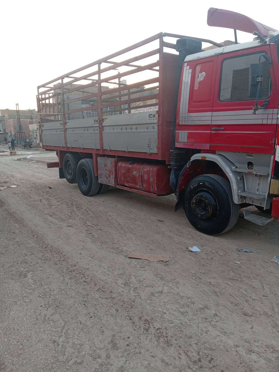 السلام عليكم سكانيا للبيع ***********
