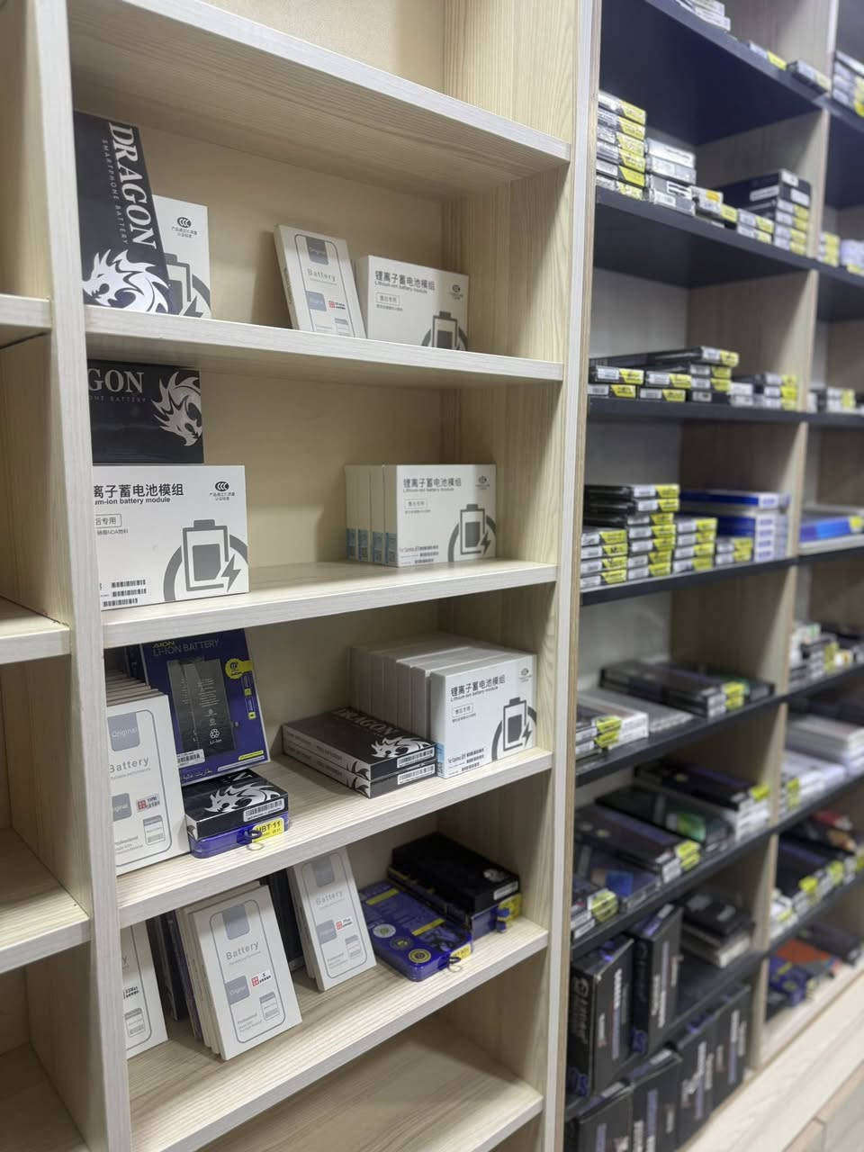 تتوفر مجموعة من البطاريات التكونين من شركة أبل جميع الأيفونات


**إذا كنت صاحب هذا الإعلان وتريد حذفه لأي سبب، رجاءا أرسل رسالة إلى الدعم الفني**