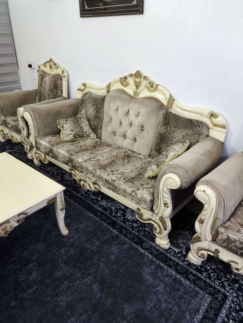 تخم زان 10مقاعد مع طبلة  للبيع السعر 325الف بي مجال نظافته 75٪
***********
