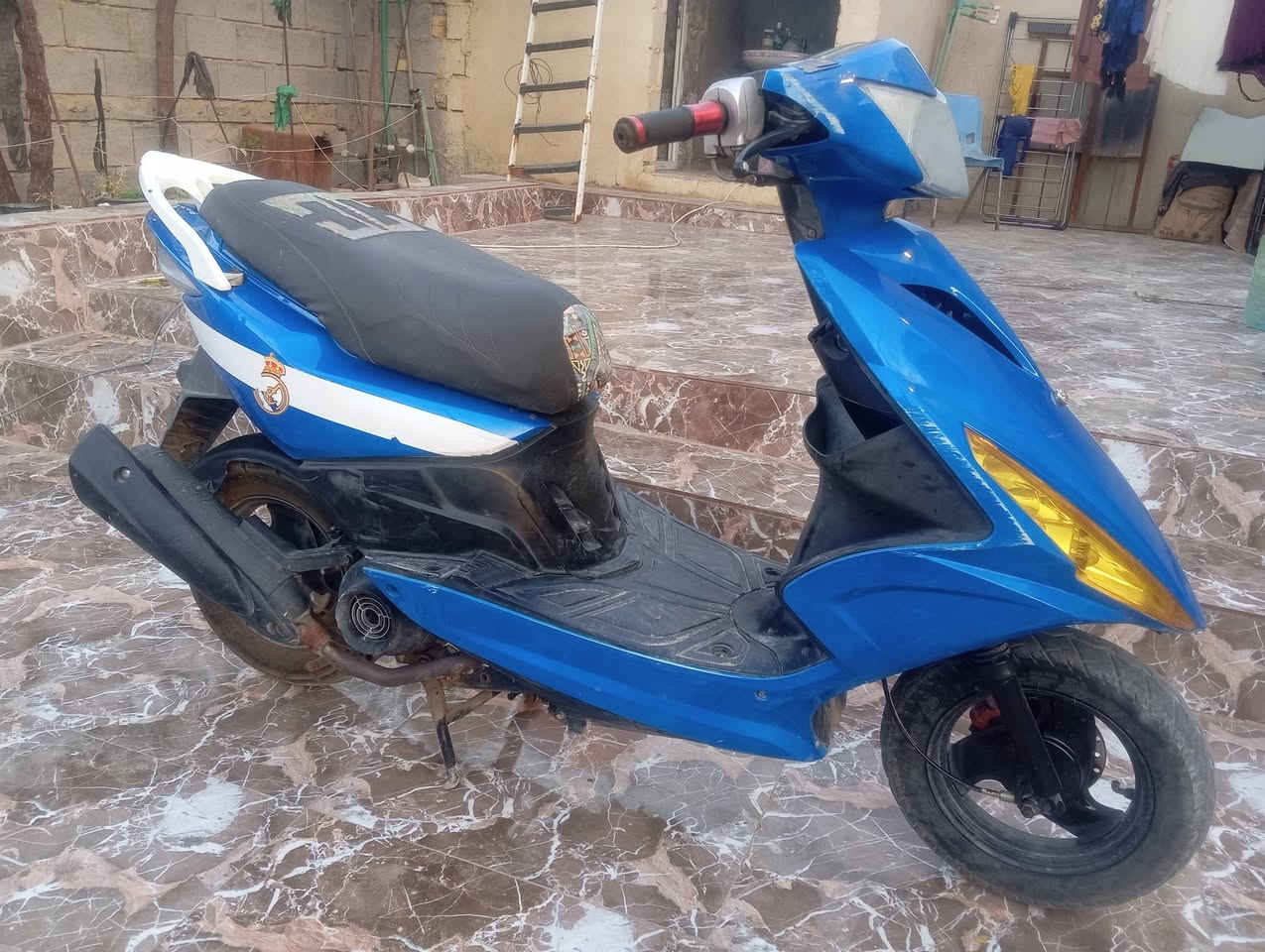 دراجه ماكس مضلع نوزل 2010 *مفتوحه مره وحده* الدراجه ناعمه وحالهه حال الما مفتوحه مبدله بوشه 49 بلاديه الدراجه كامله من كهربائية وكلجات الدراجه تطلع 100 بالمشي لان نوزل ما مبوشه 55 بالناصي دبل زينون ومال سكان مخلي سكن ناصي تجي وتدلل تشلع عيوني *رايدهه بـ650 بيهه مجال* تنومه شط العرب


**إذا كنت صاحب هذا الإعلان وتريد حذفه لأي سبب، رجاءا أرسل رسالة إلى الدعم الفني**