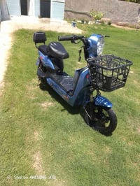 دراجة البيع نقصهة بطااريات 100بيهة مجال 07812455813