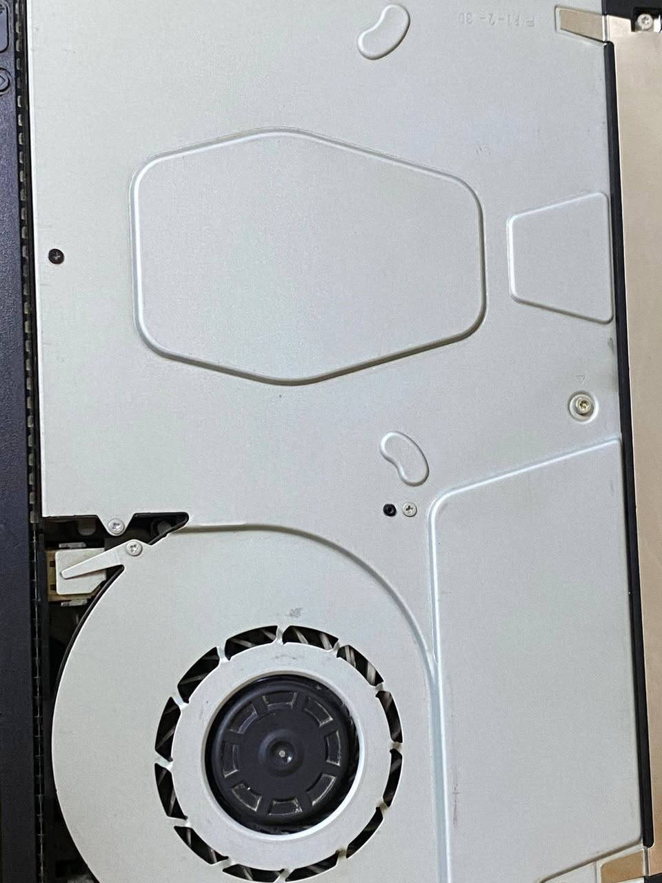 سلام عليكم سوني 4 سلم ذاكره 500
نظيف برغي ممفتوح  ويا قرصين وجوستكين اصليات سعره 240وبي مجال للطيبين ***********
