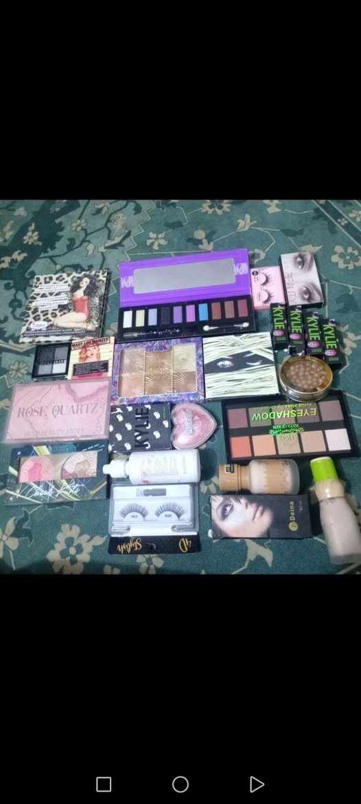 مجموعه من المكياج
عدسات سنويه كوريه مع رموش هديه
جهاز برم الشعر ماركة اينزو الأصلي
موجود توصيل


**إذا كنت صاحب هذا الإعلان وتريد حذفه لأي سبب، رجاءا أرسل رسالة إلى الدعم الفني**