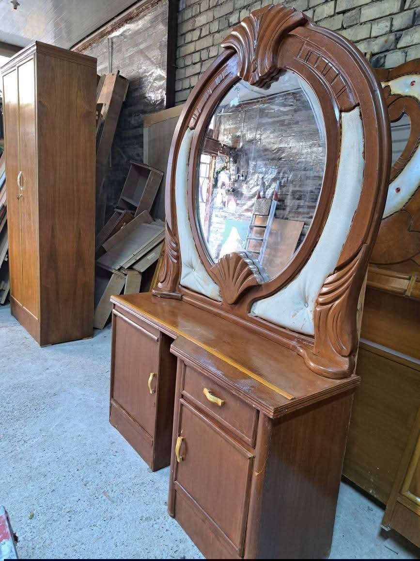 السلام عليك غرفه اخشاب صاج اصلي للبيع السعر 450
استفسار اكثر على واتساب ‏‪***********‬‏
