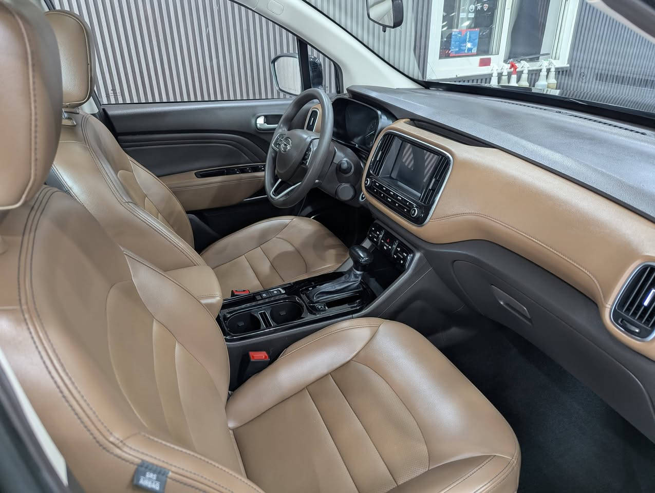 السلام عليك
جاك جي اس 3
فول مواصفات 
مكان كربلاء 
سعر108مجال 
***********
